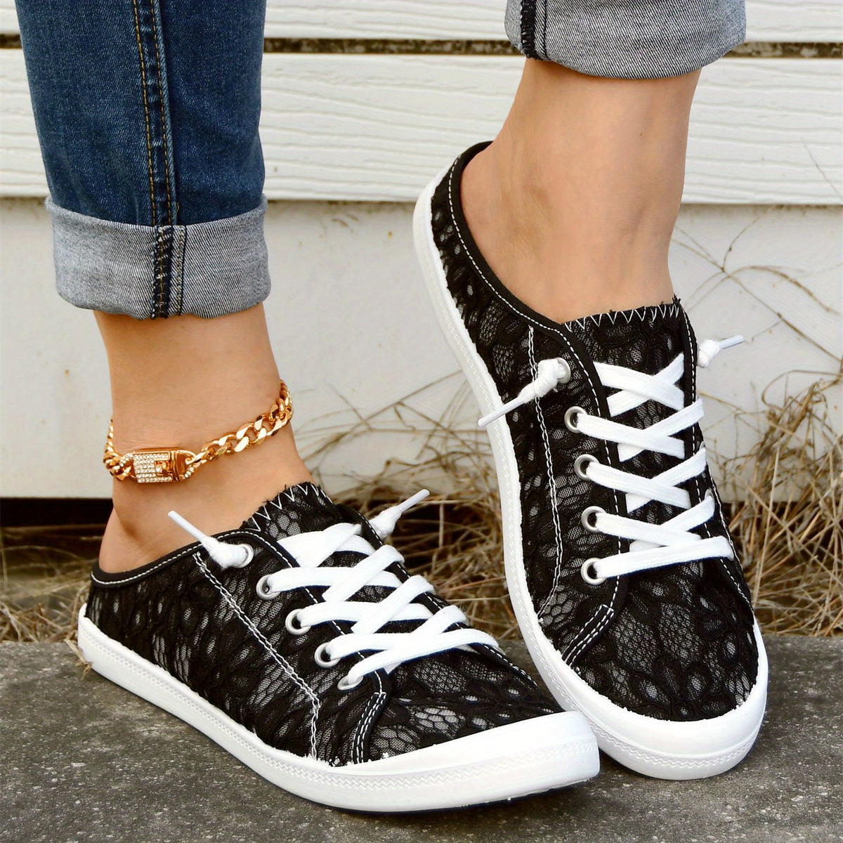 Women's Lace Canvas Shoes Round Toe Low Top