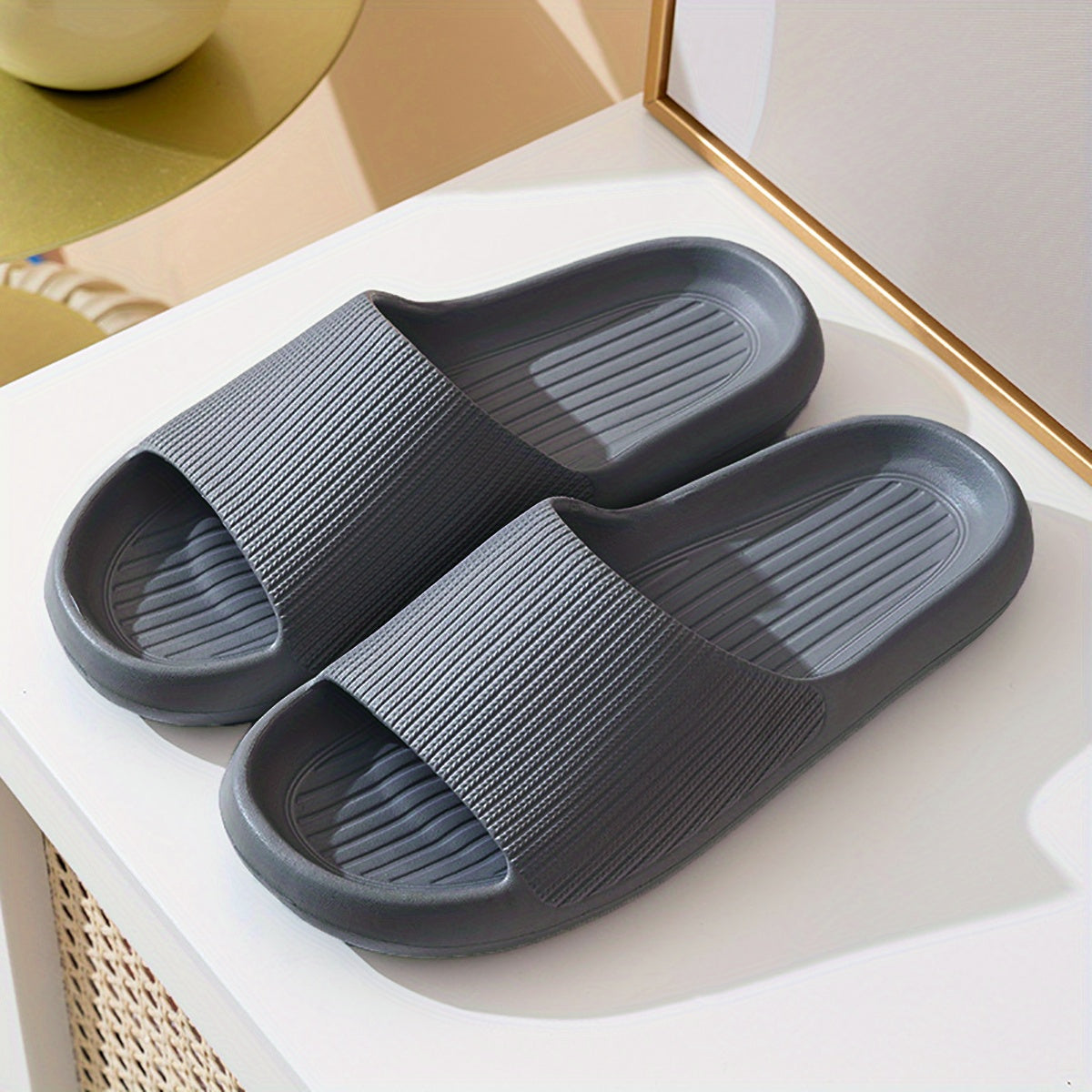 Men's Lightweight Non Slip Slippers for Indoor Outdoor Beach