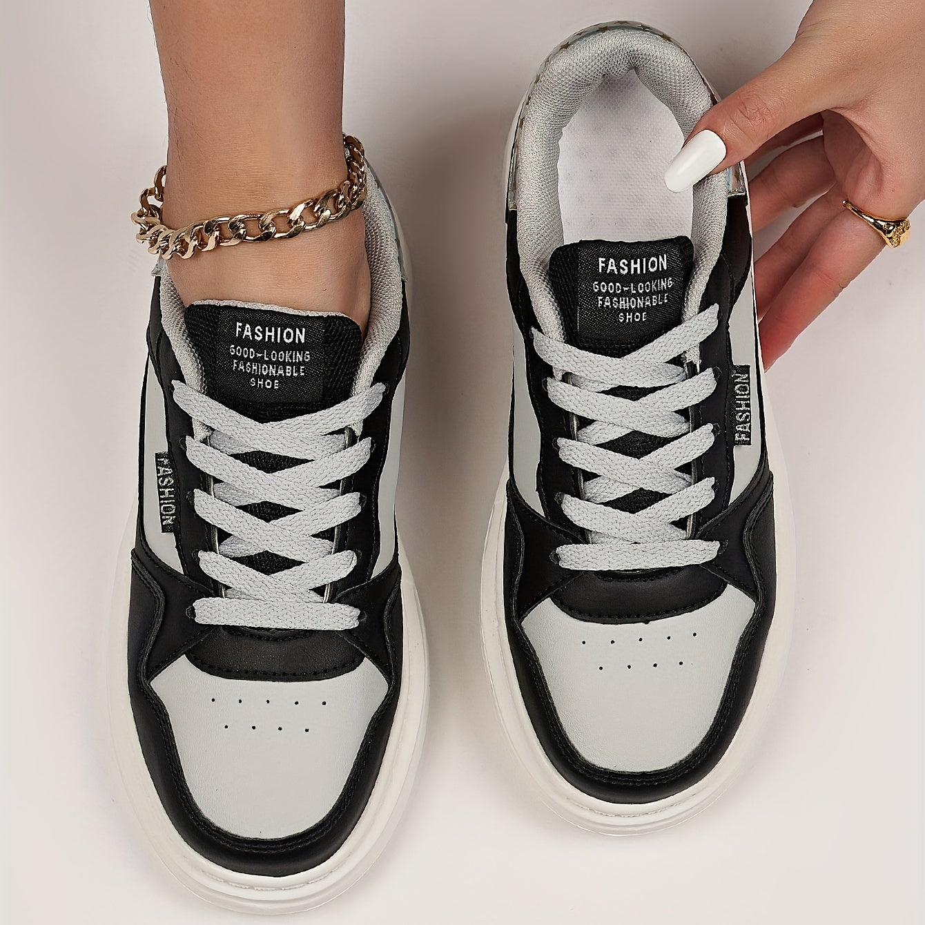 Women's Colorblock Skate Shoes Low Top Lace Up Sneakers