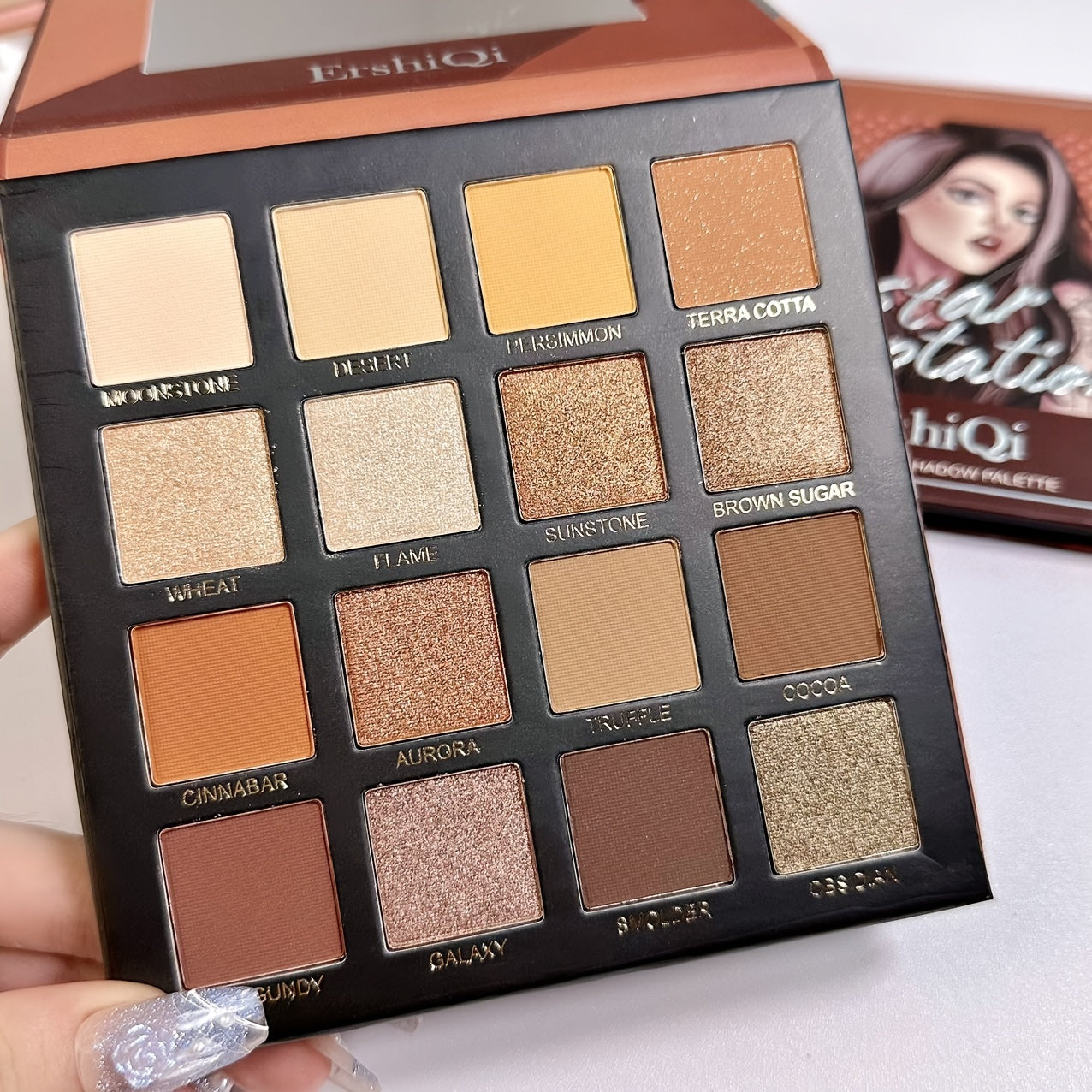 16 Shades Brown Golden Eyeshadow Palette for Daily Makeup