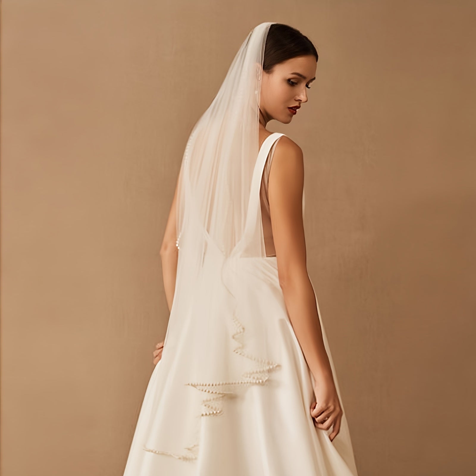 Exaggerated Large Pearl Edge Bridal Veil with Drape
