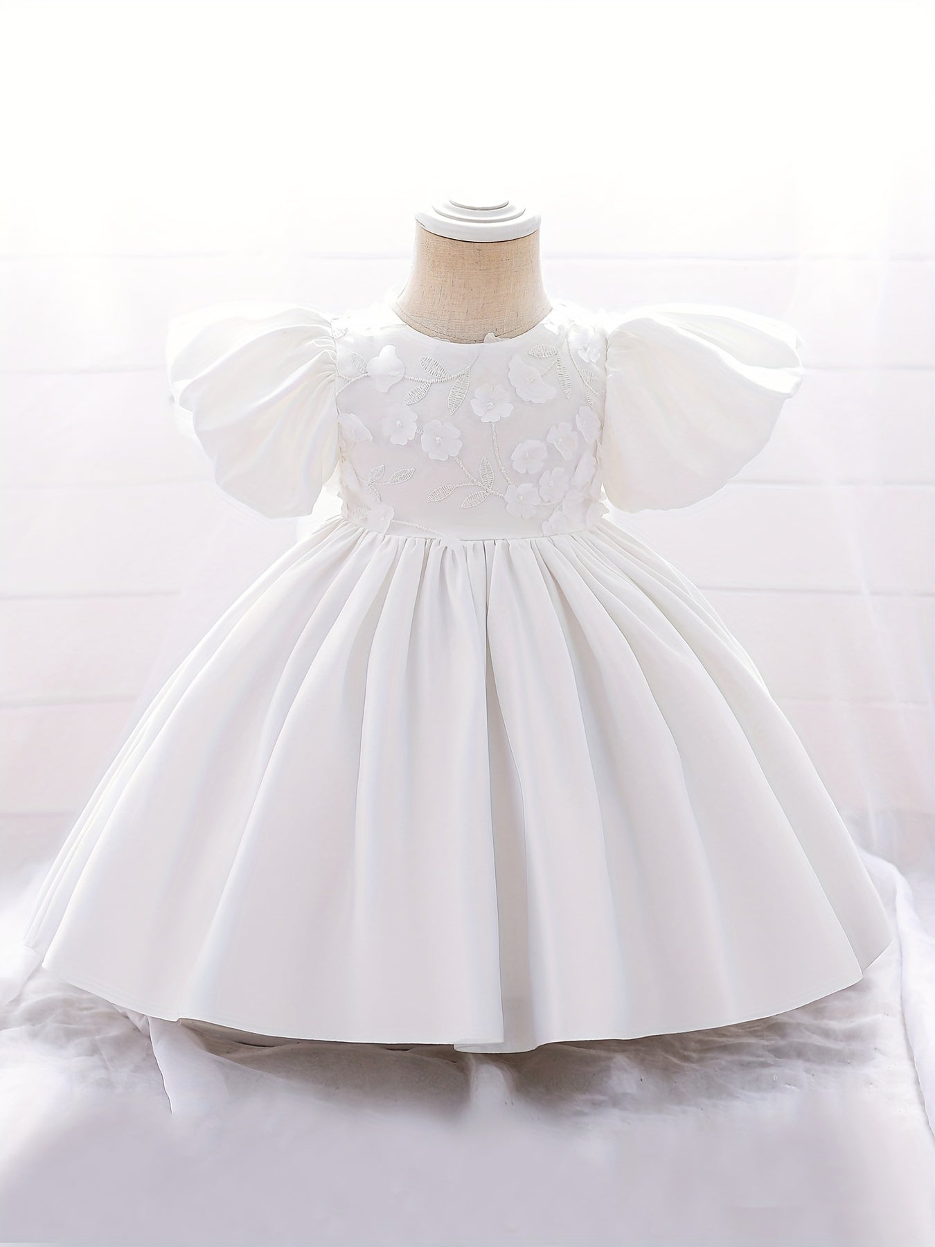 Girls Puff Sleeve Princess Dress with Flower Decor