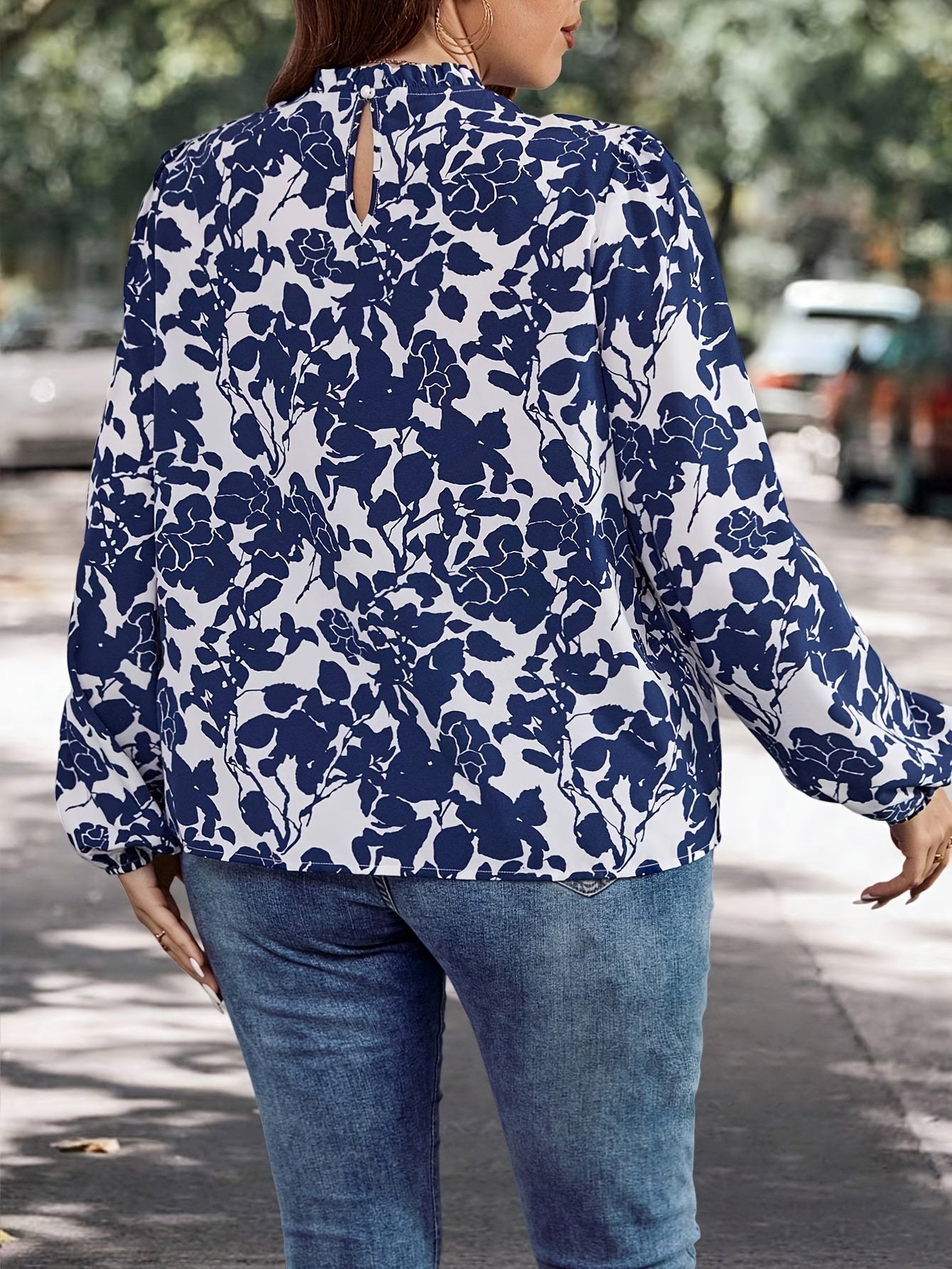 Women's Plus Floral Print Ruffle Trim Lantern Sleeve Mock Neck Blouse