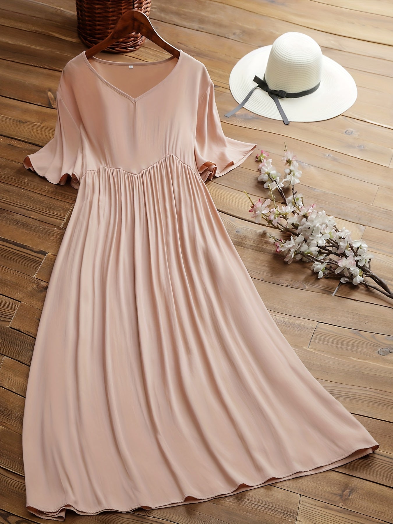 Plus Size Solid Short Sleeve V Neck Ruched Dress