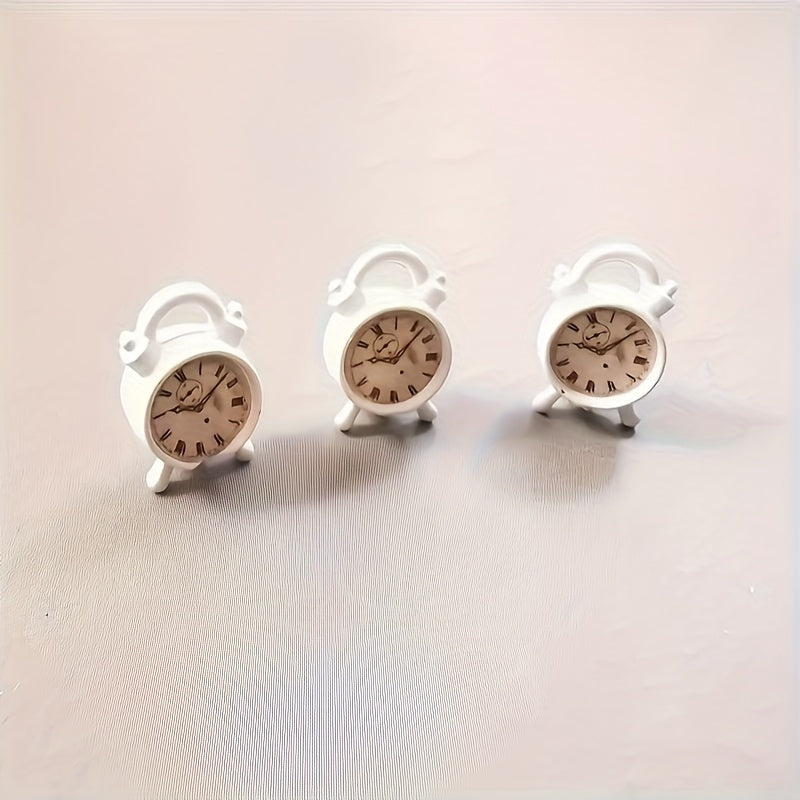 Mini Alarm Clock Keychain Plastic Wall Clock with Numbers & Golden Hands