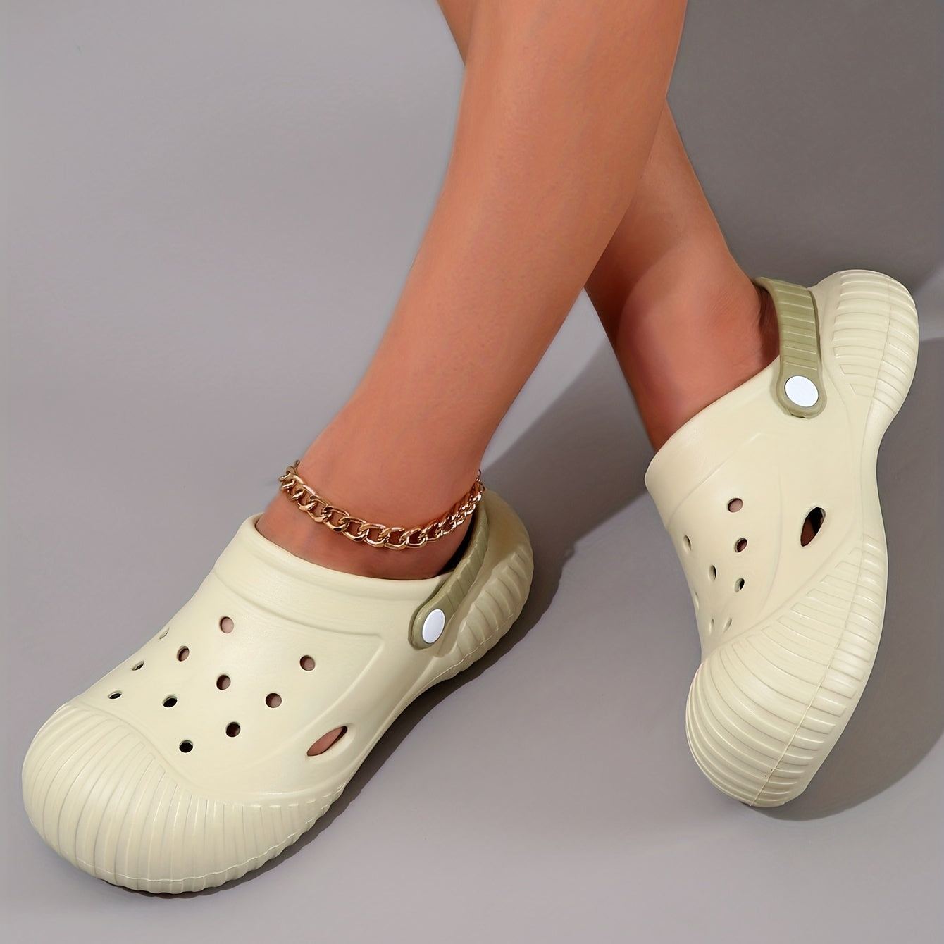 Women's Garden Clogs Closed Toe Hollow Out Sandals