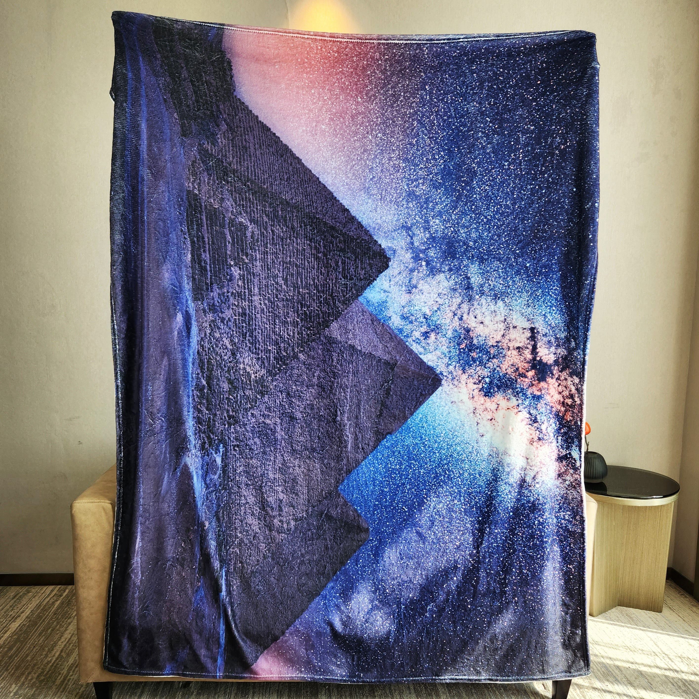 Egyptian Pyramid Pattern Flannel Blanket Soft Warm Throw Home Camping Office