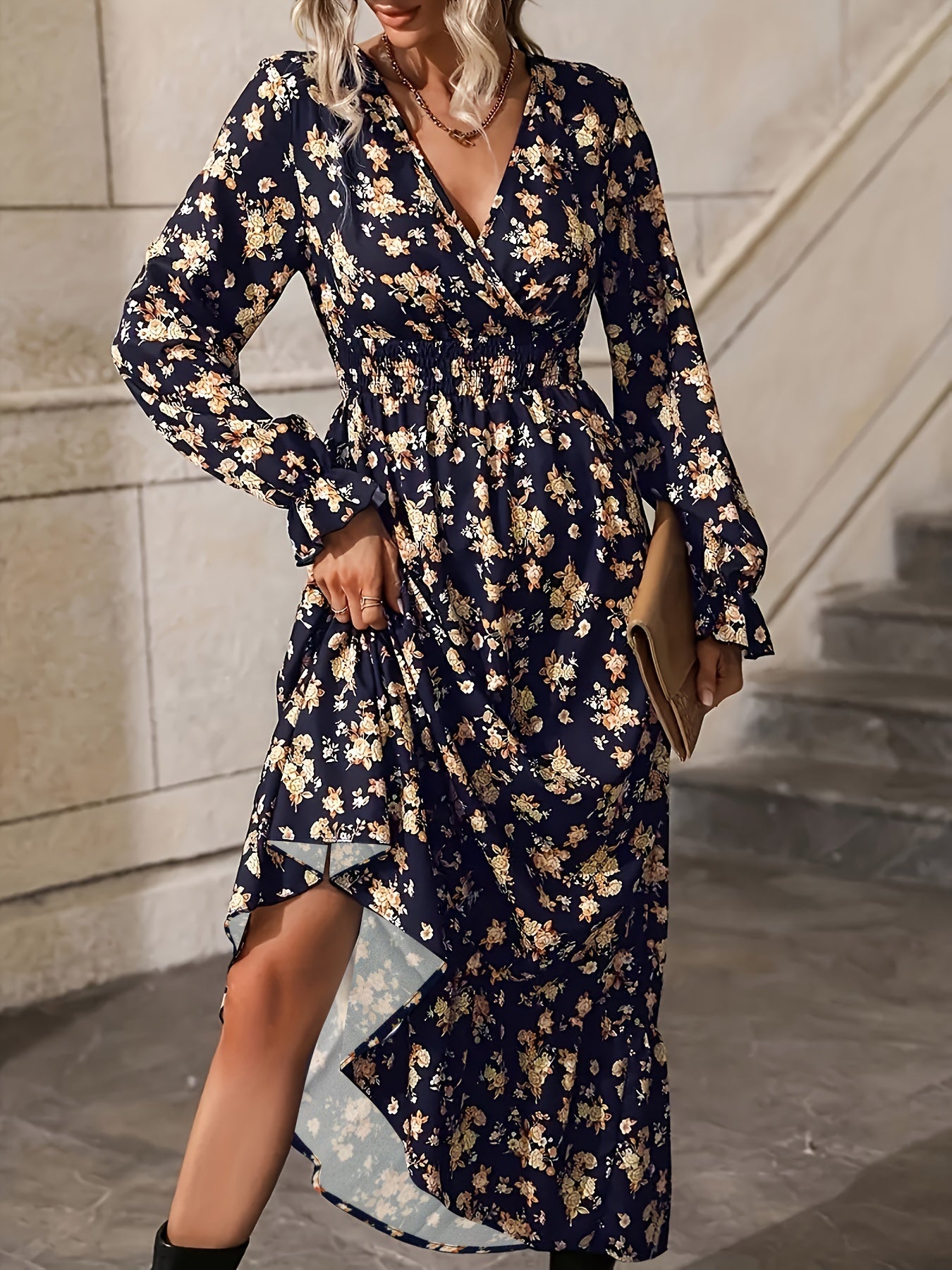  Ditsy Print Lantern Sleeve Maxi Dress