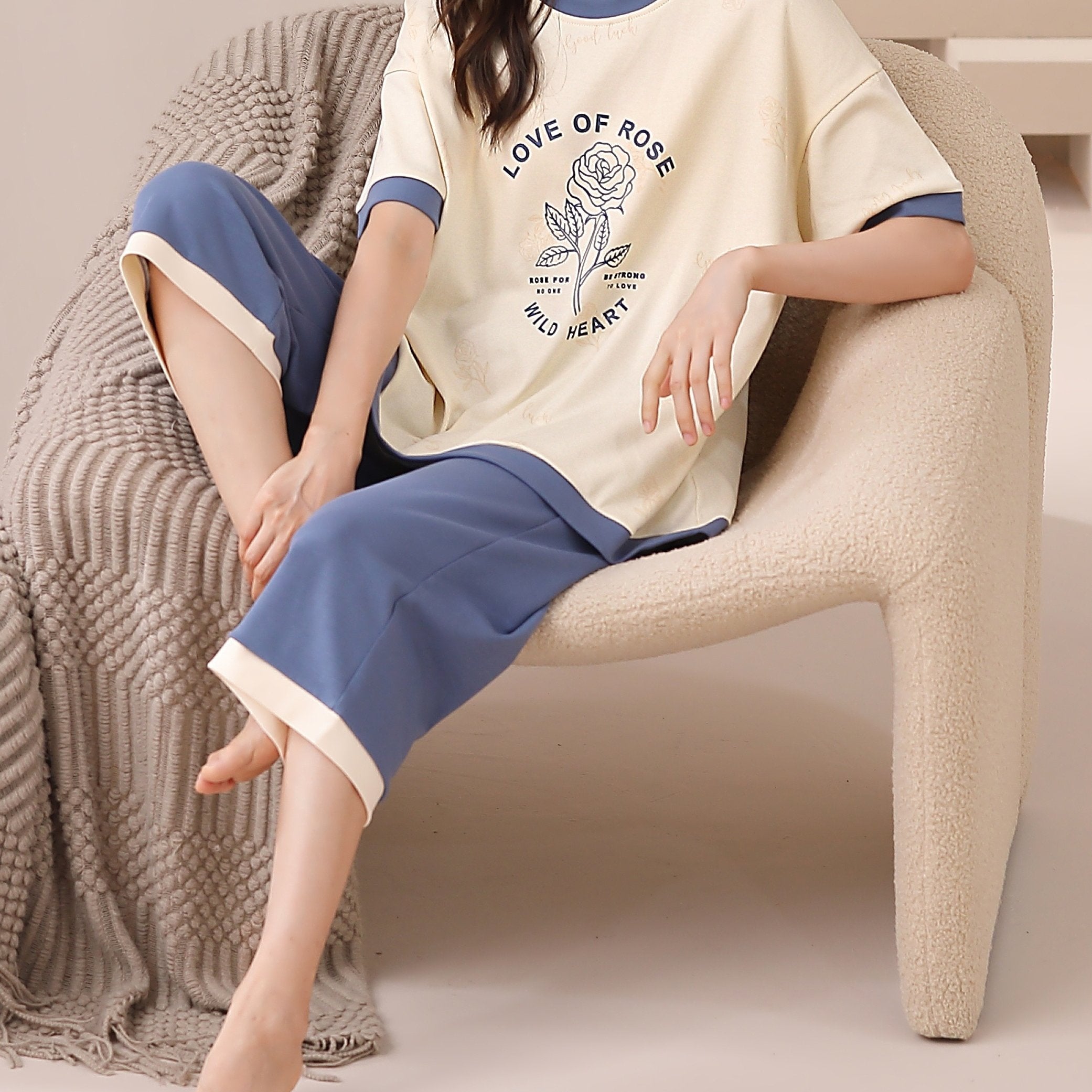 Floral Print Colorblock Pajamas Set Short Sleeve Tee Top & Crop Pants Pj Set
