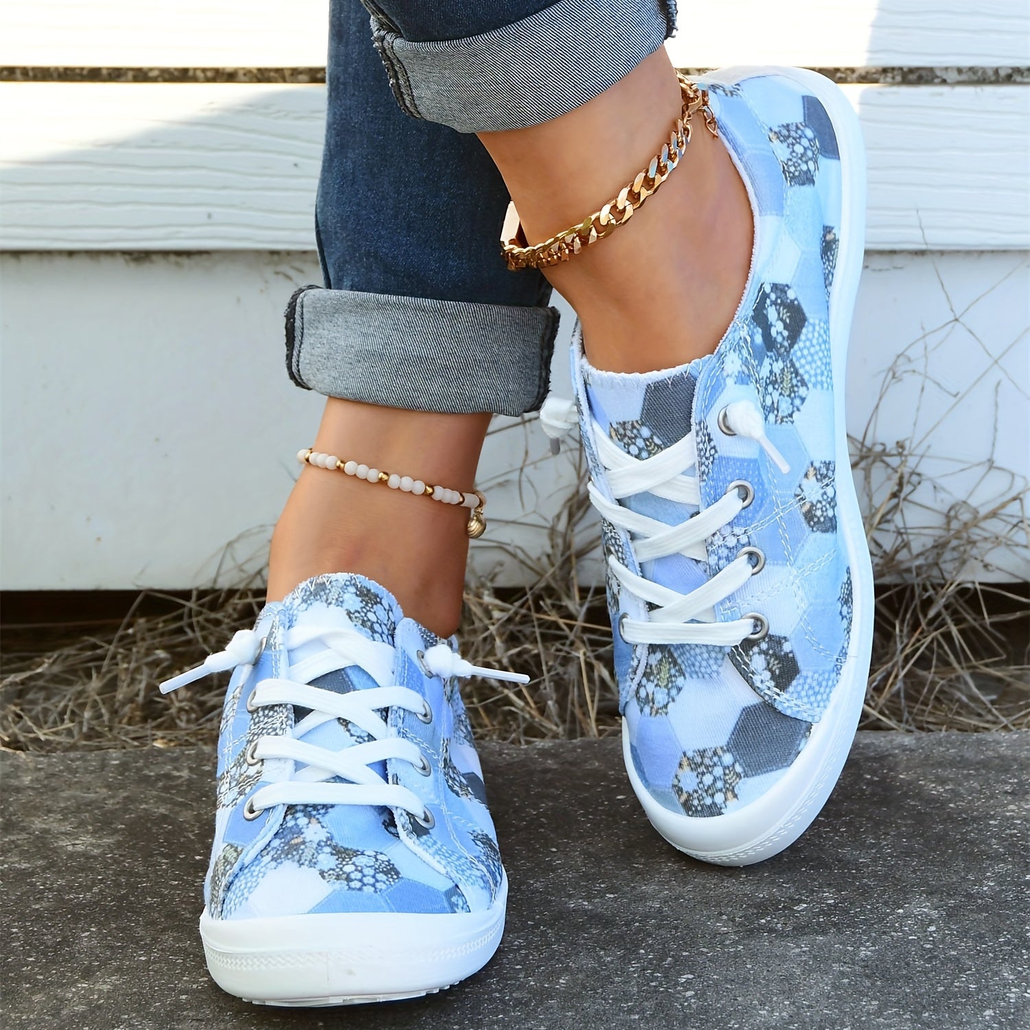 Geometric Pattern Canvas Lace Up Low Top Sneakers