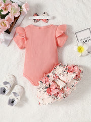 Cute 3-Piece Baby Girl Outfit: 'Mama's Girl' Onesie, Floral Shorts