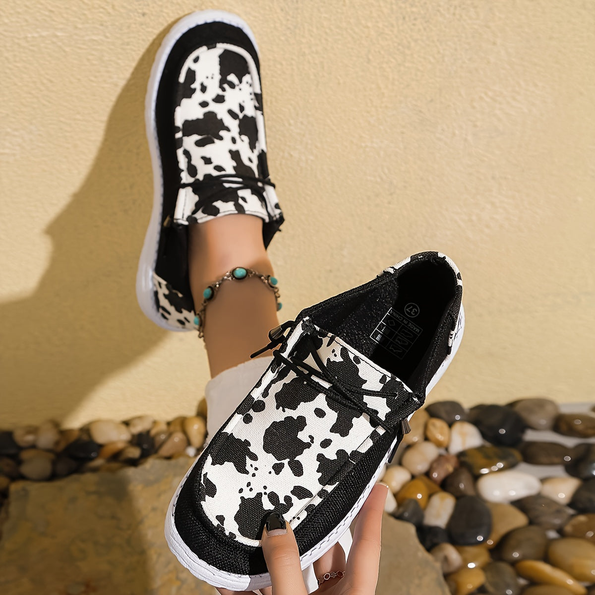 Dairy Cow Print Blocking Skate Shoes Lightweight Breathable Low Top Sport Shoes