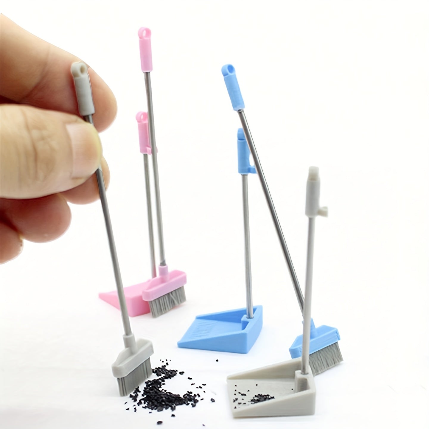 1:12 Scale Broom and Dustpan Set for Dollhouse Cleaning