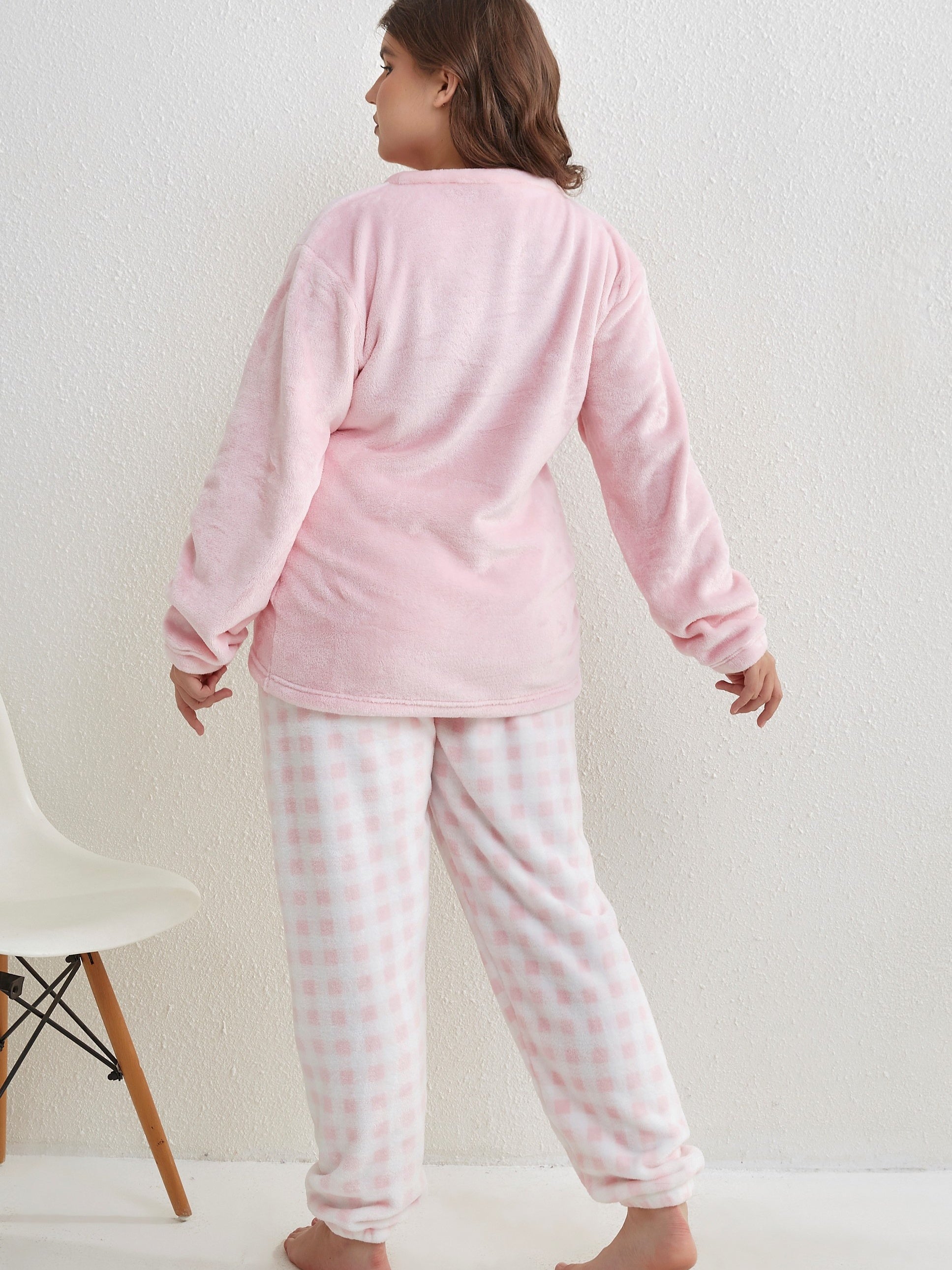  Gingham Flannel Pajama Set Women's Round Neck Sleepwear