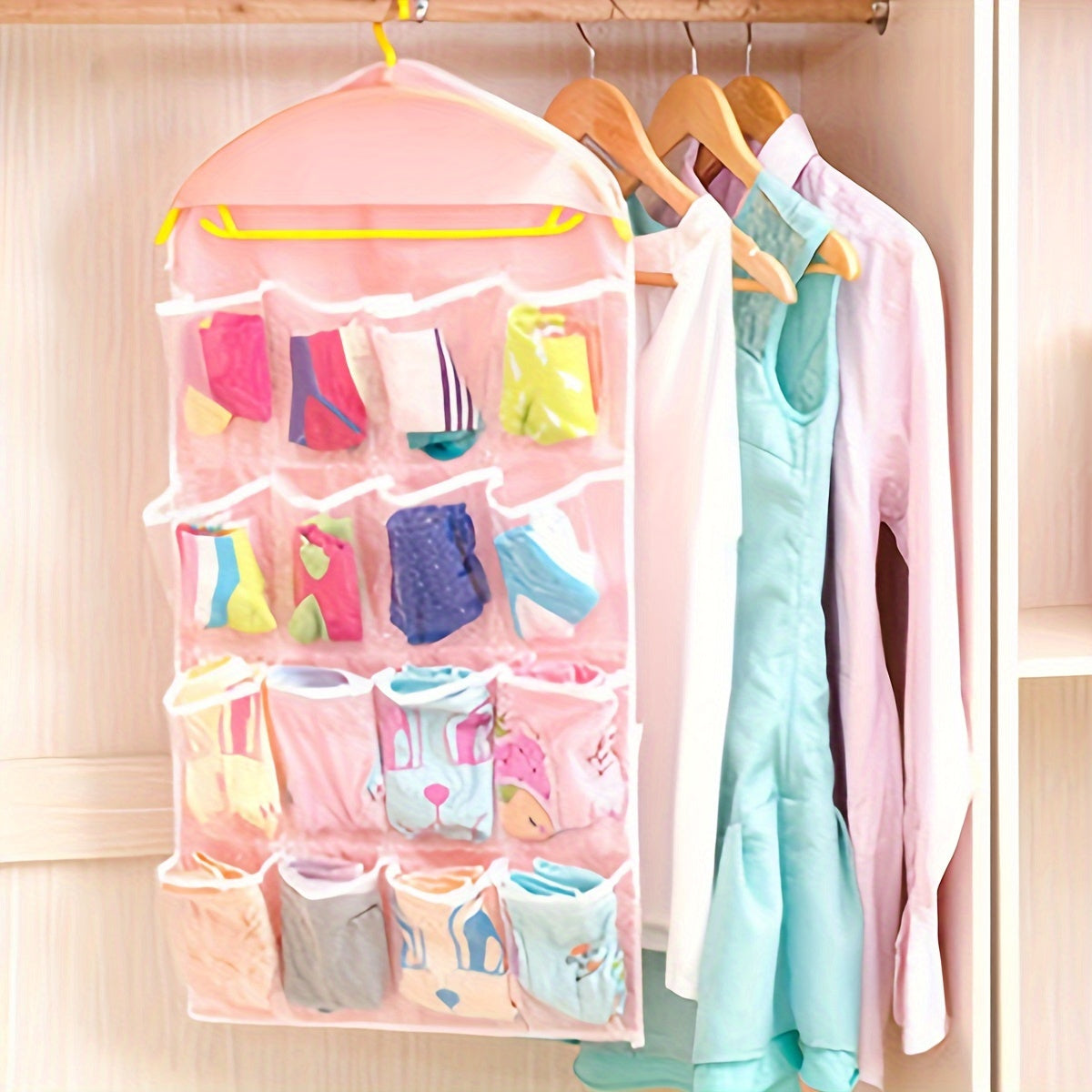 16 Compartment Hanging Bag Clothes Storage Organizer