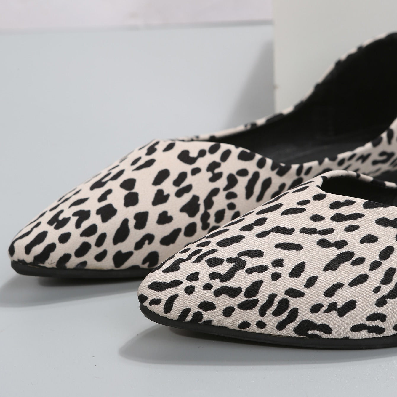 Pointed Toe Slip on Flat Shoes for Women