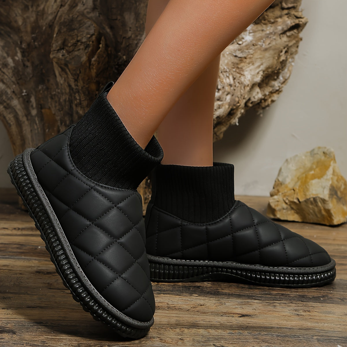 Women's Quilted Snow Boots Fleece Lined Non-slip Round Toe Outdoor Ankle Boots