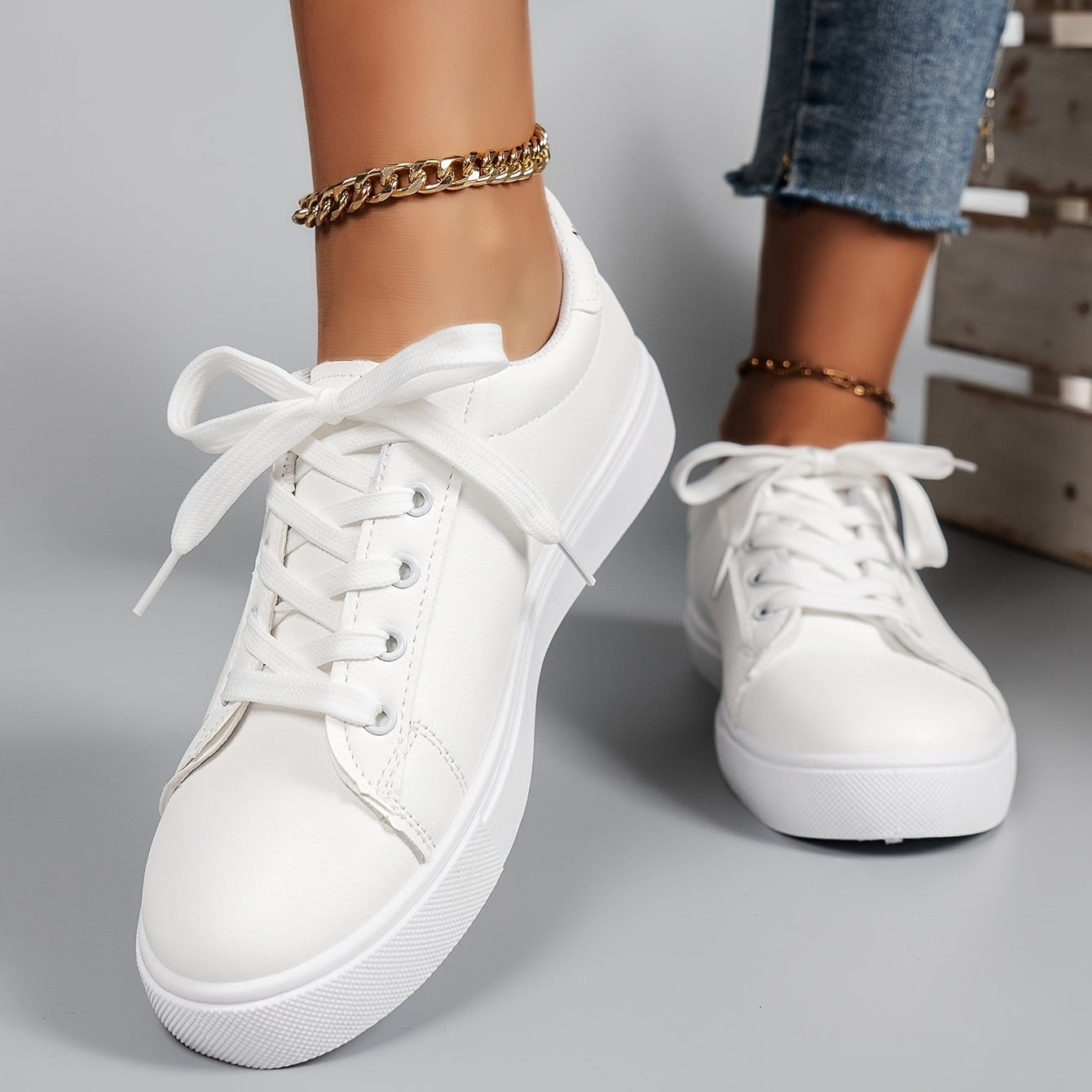 Women's Lace-Up Flat Skate Shoes Non-Slip Casual Walking Shoes