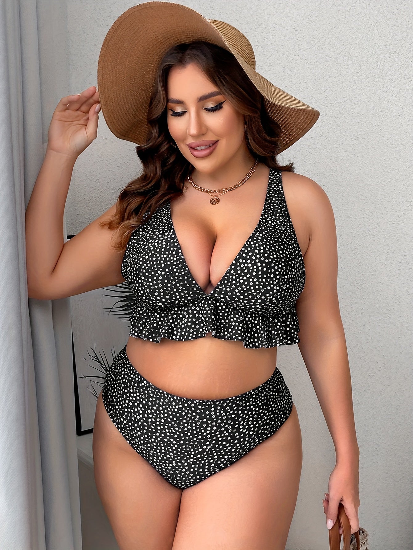  Ditsy Print V Neck Ruffle Trim Bikini Set