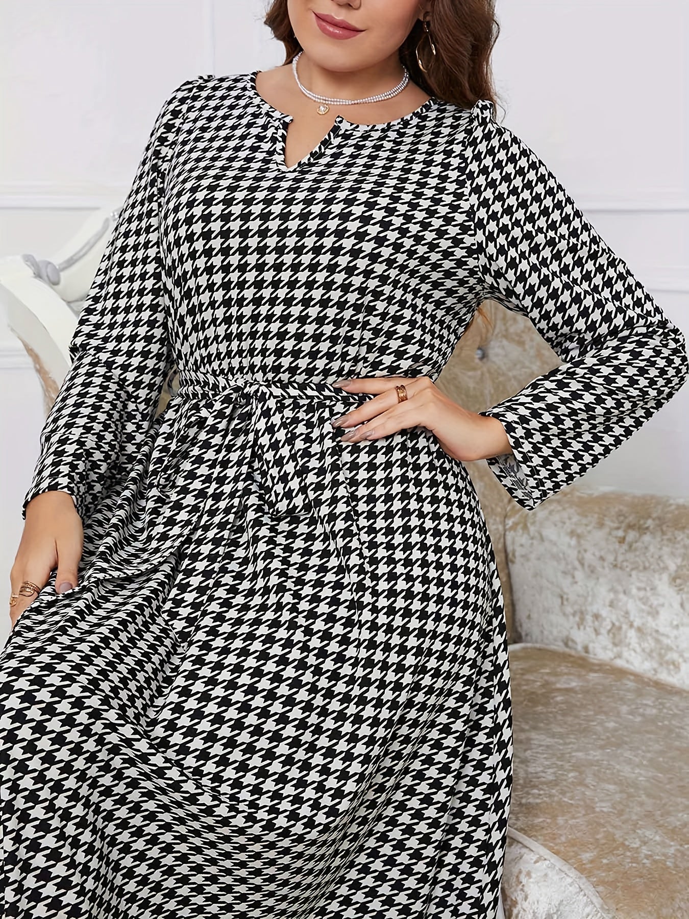 Women's Plus Houndstooth Long Sleeve Belted Dress