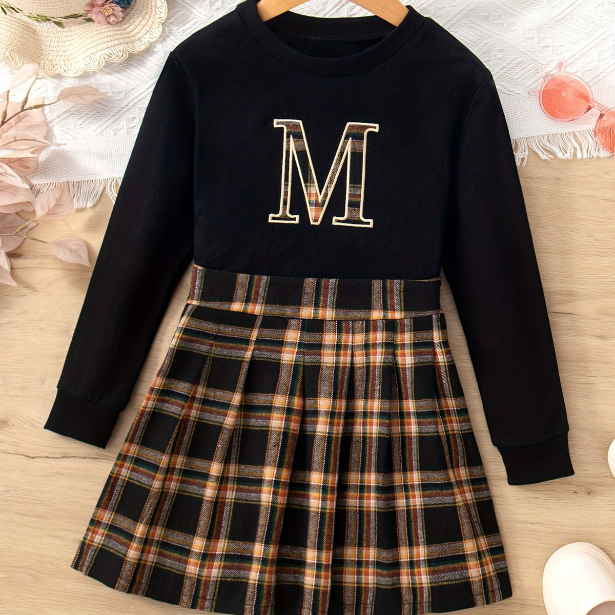 2pcs Letter Plaid Print Top & Skirt Set