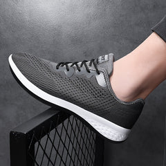 Men's Lightweight Running Shoes Breathable Outdoor Athletic Sneakers