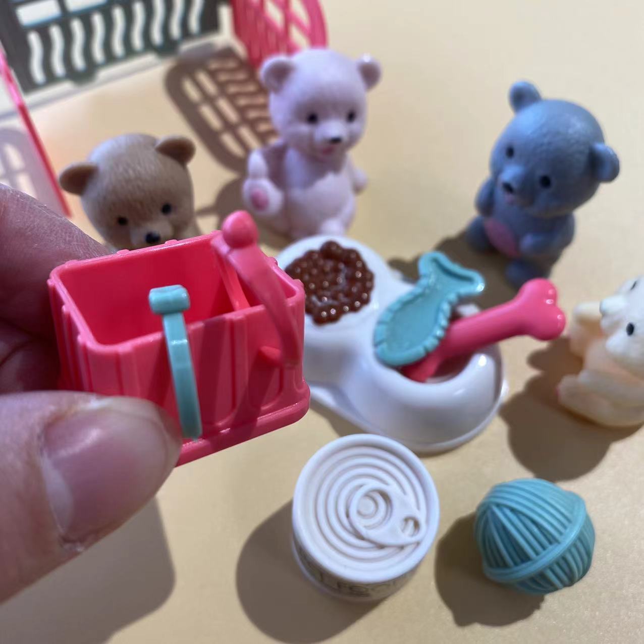 Bear Pet Play House Toy with 4 Surprises