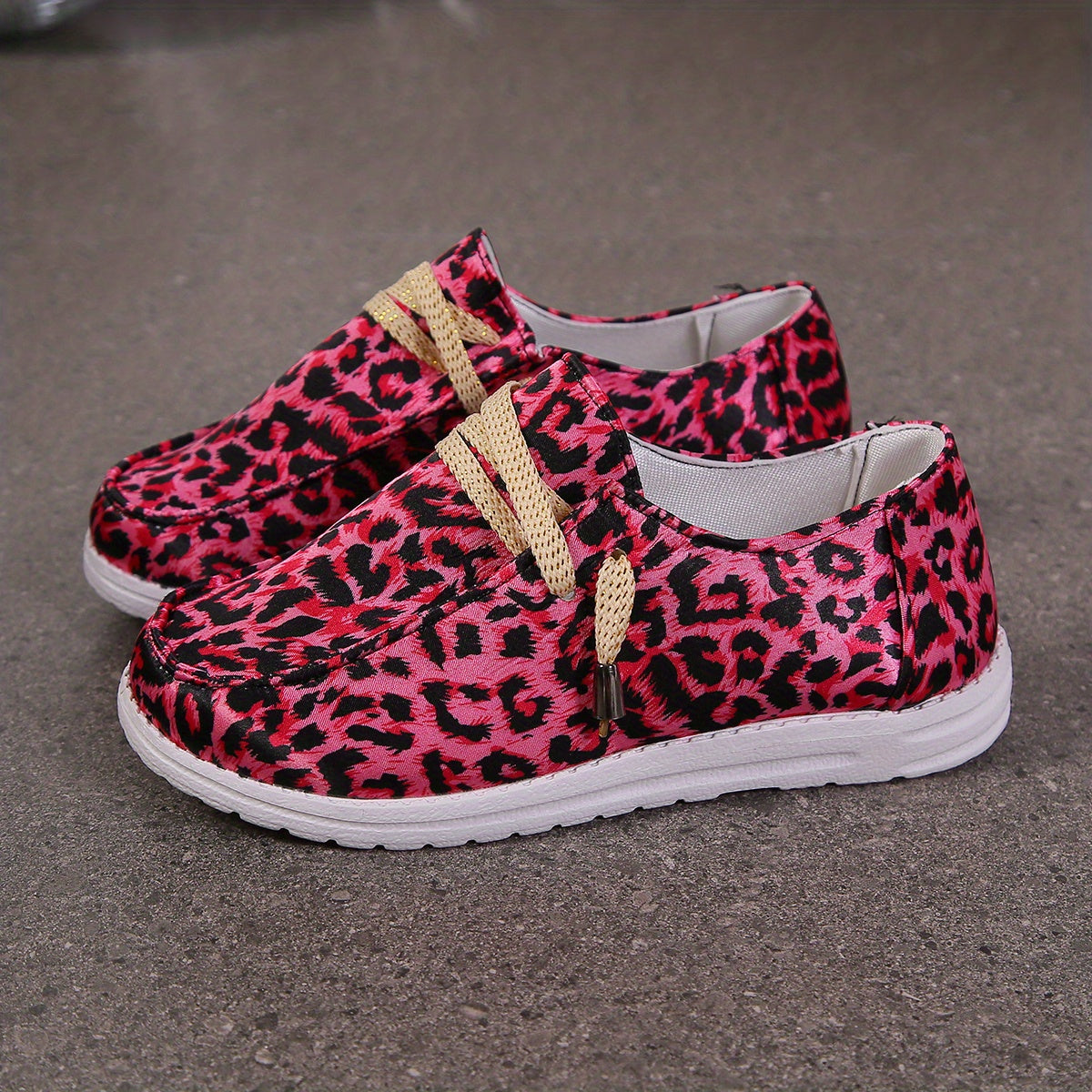 Leopard Print Canvas Shoes Low Top Lace Up Women's Walking Shoes