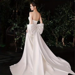 Baroque Style Bridal Train Accessory with Large Bow Knot Polyester Fiber