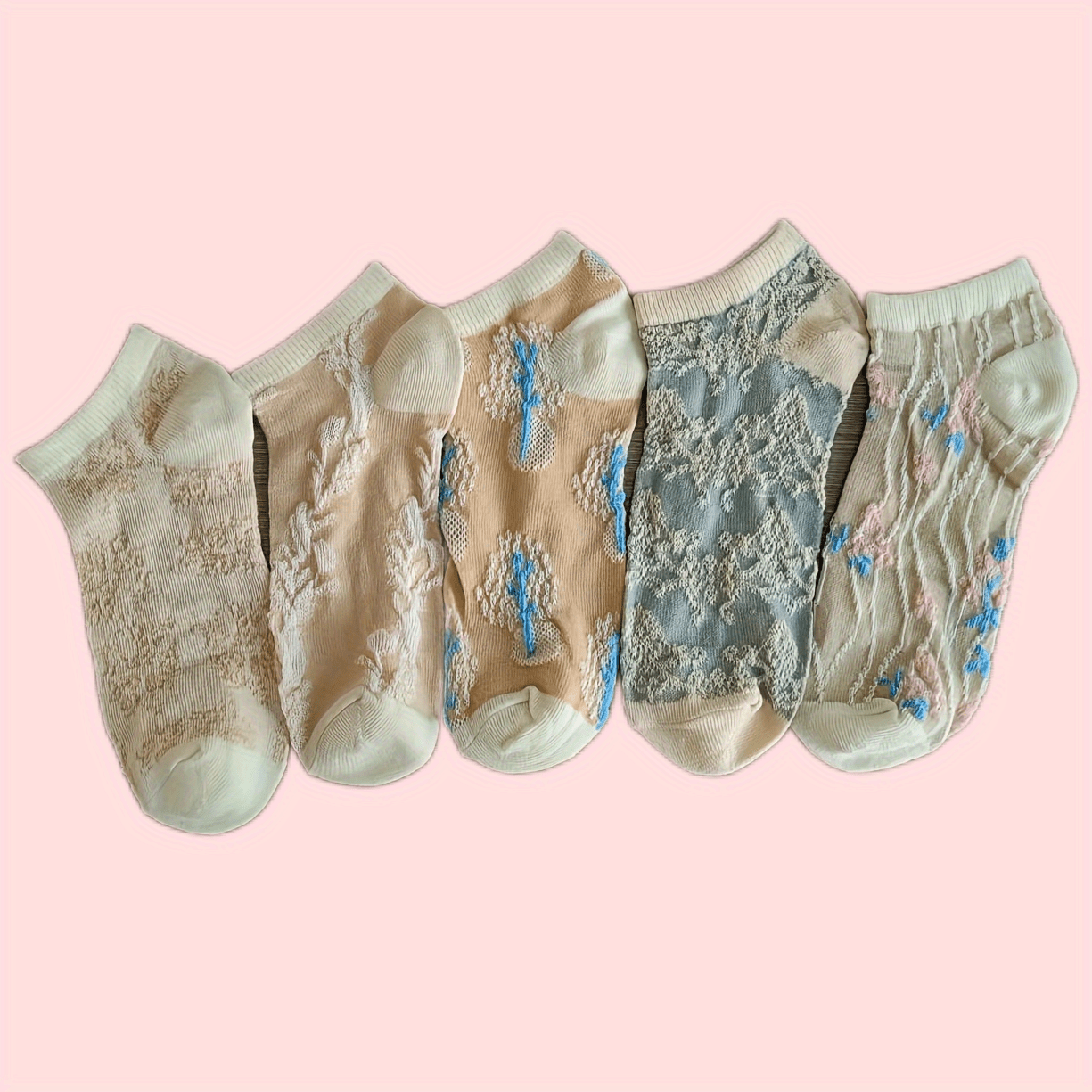 Retro Style Floral Textured Ankle Socks for Women