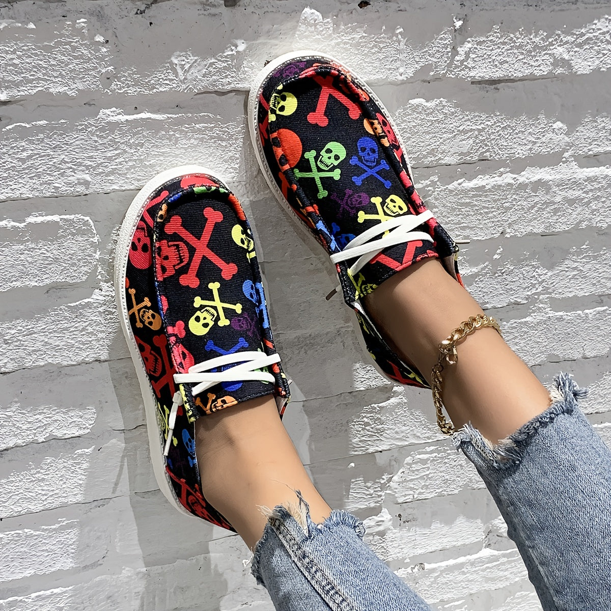 Women's Skull Pattern Slip-On Canvas Shoes