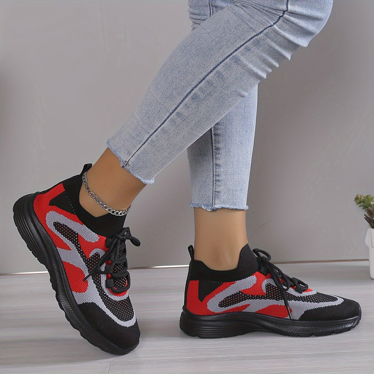 Women's Breathable Running Shoes Soft Sole Lace-up Casual Sneakers