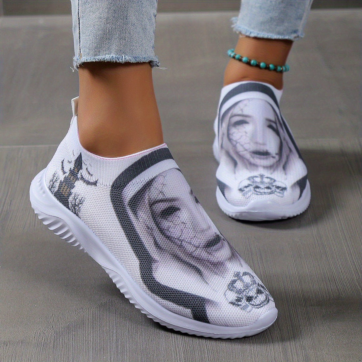 Skull Print Low Top Sneakers Lightweight Halloween Shoes