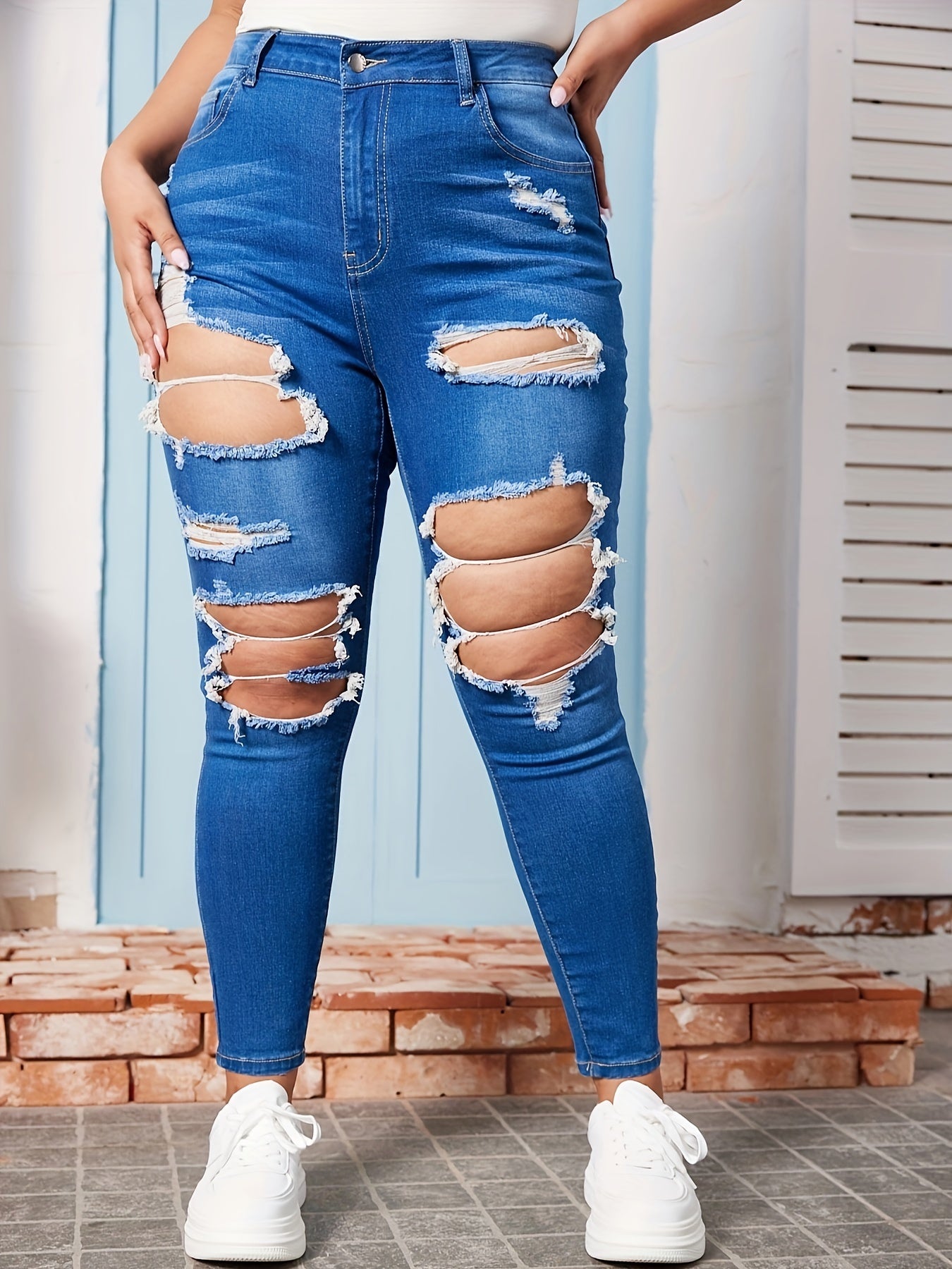 Cut Out Ripped Skinny Jeans