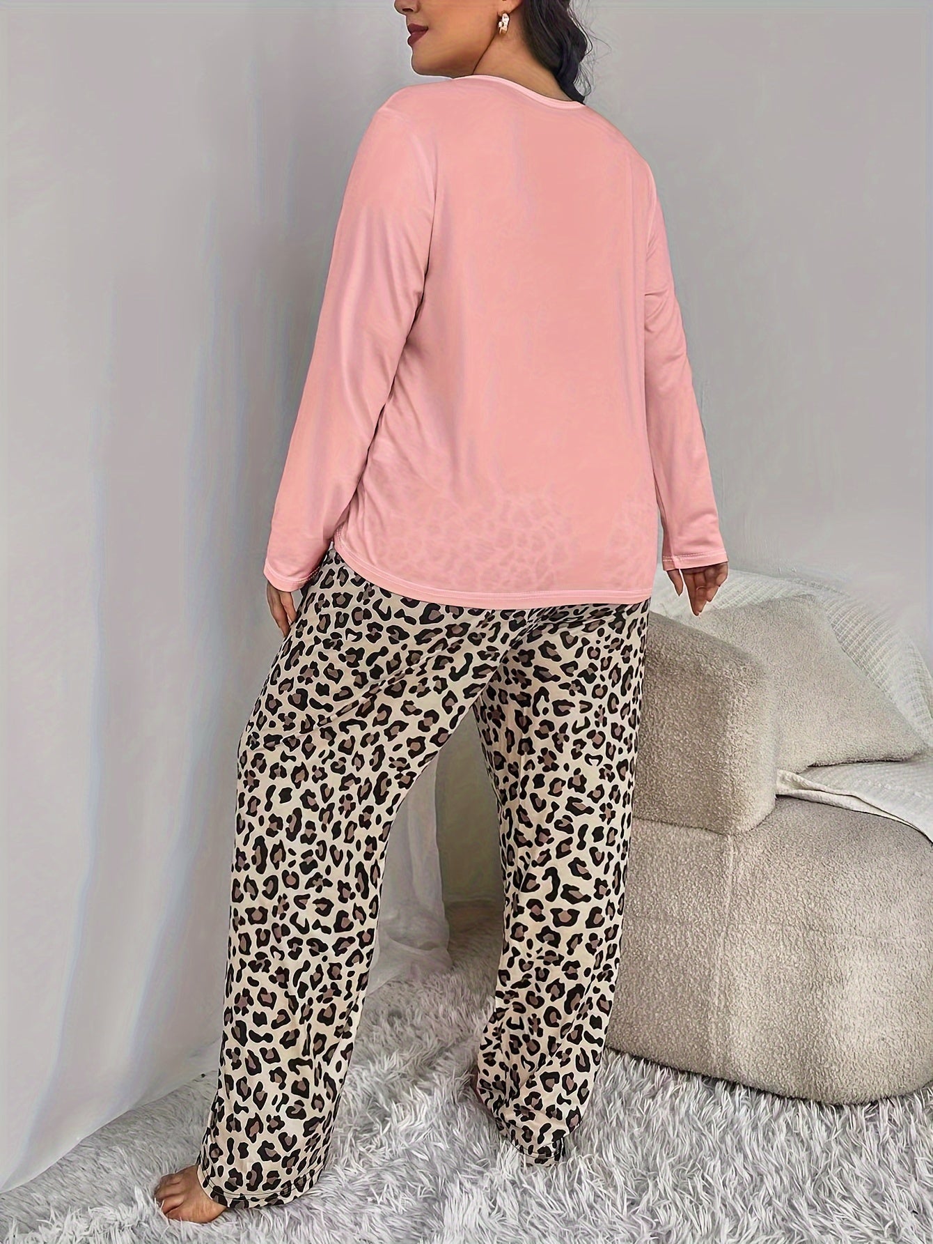  Leopard Heart Print Tee & Leopard Print Pants Pajamas Set