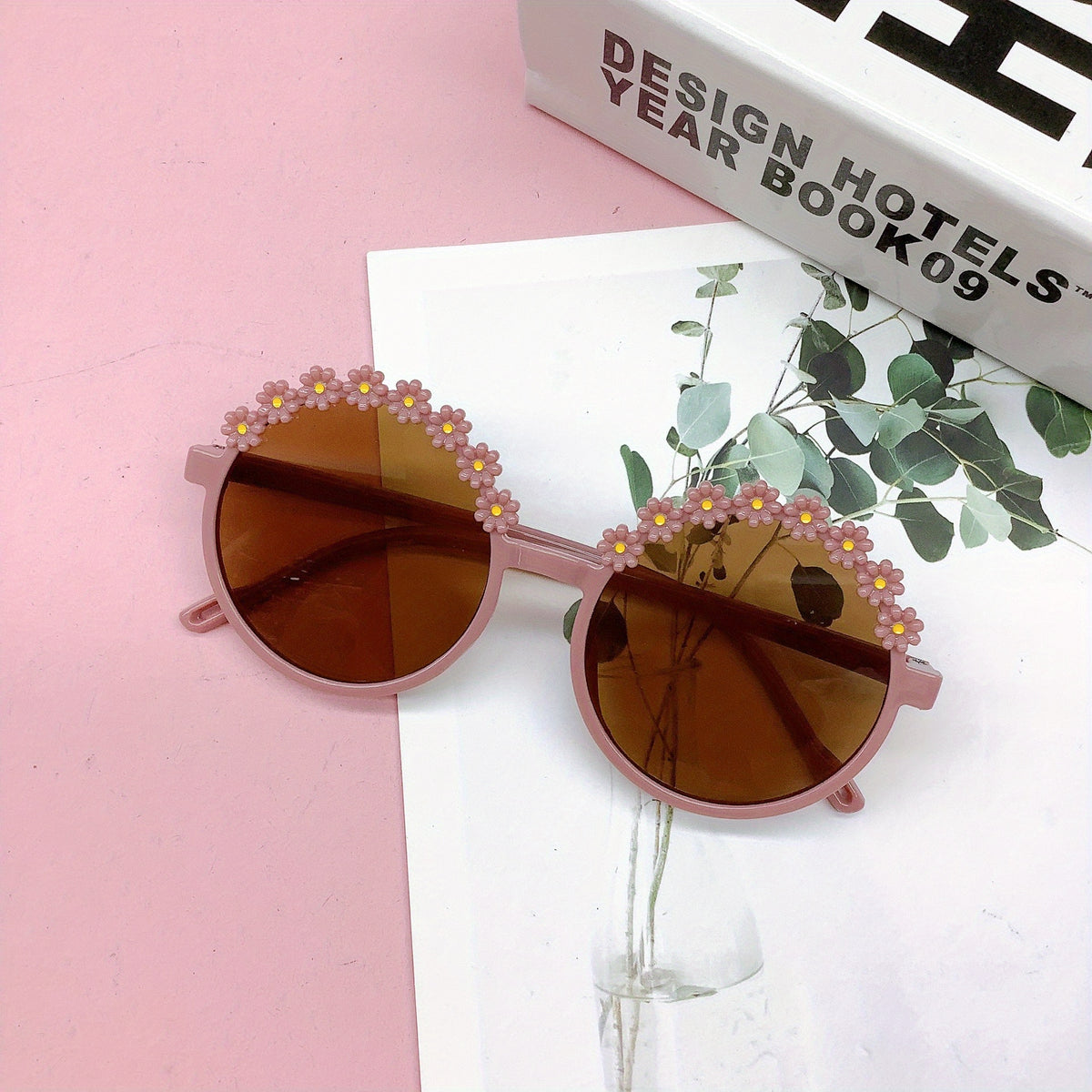 Round Frame Daisy Decorative Outdoor Sunglasses for Girls