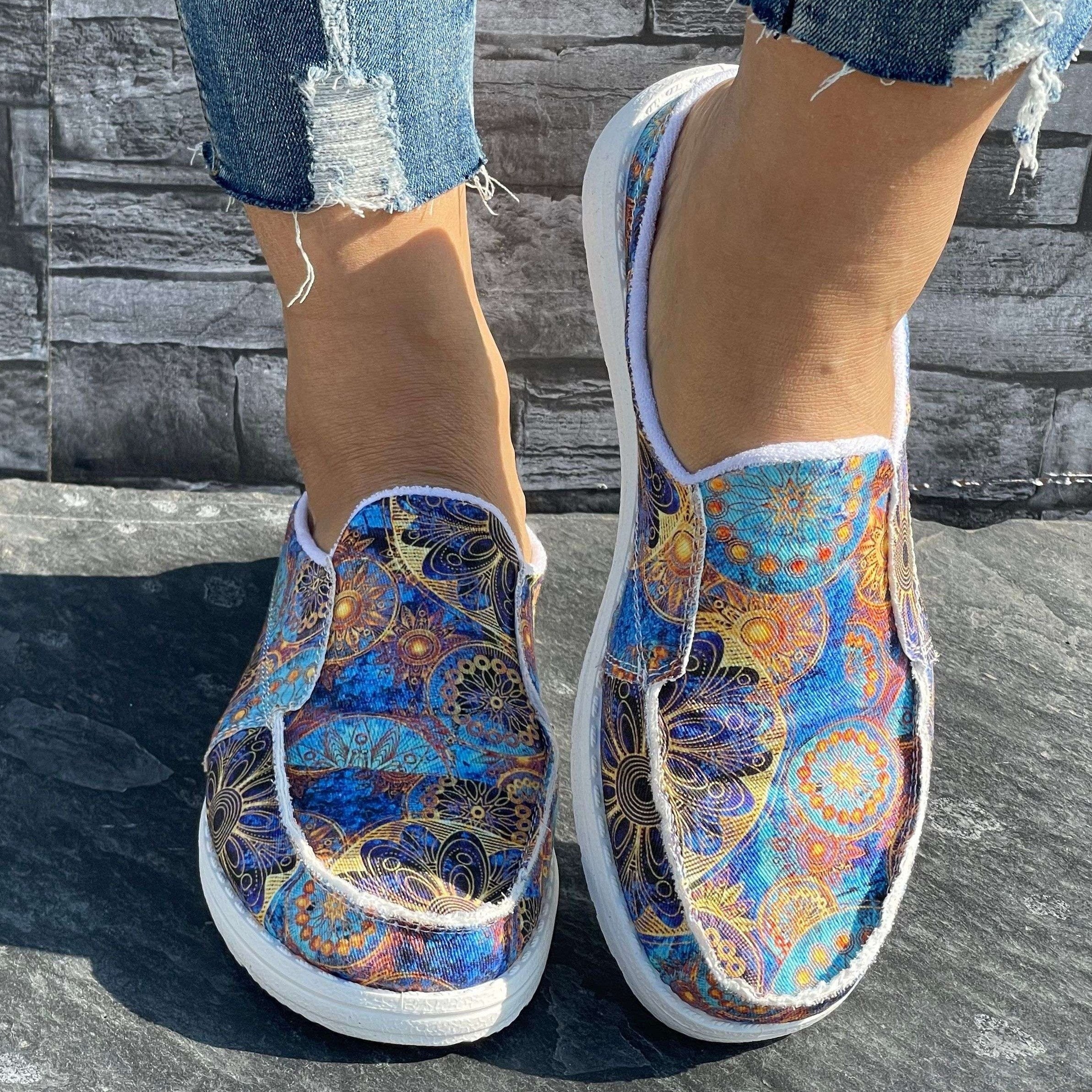 Geometric Pattern Slip On Shoes - Women's Lightweight Comfortable