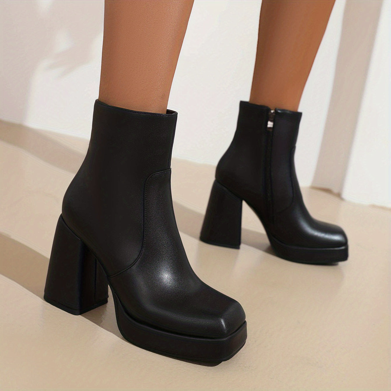 Women's Platform Ankle Boots Side Zipper Block Heels Fashionable Short Boots