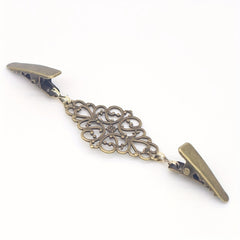 Retro Cardigan Clip Cape Shawl Sweater Collar Duck Clip Hollow Brooch Pin