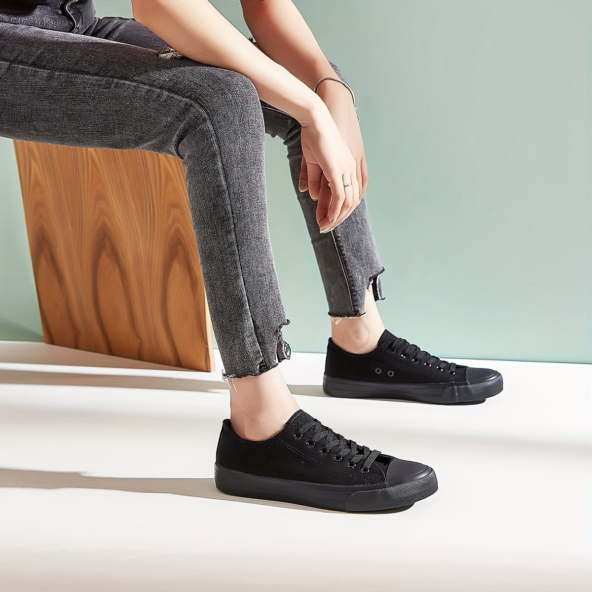 Women's Lace Up Canvas Sneakers Low Top Walking Shoes
