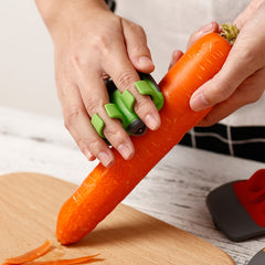 Rubber Finger Grip Vegetable Peeler Comfortable to Peel Pumpkin