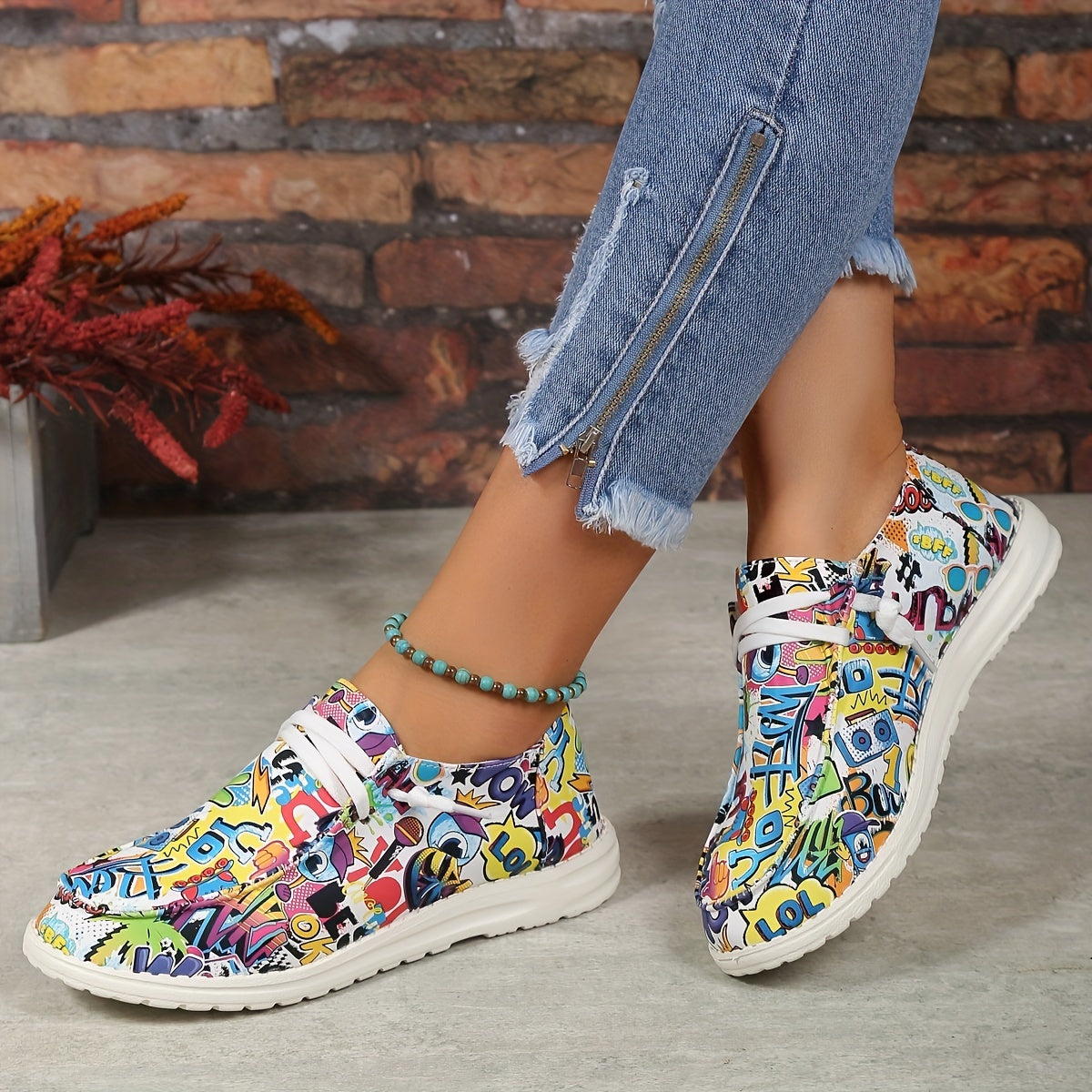 Women's Colorful Graffiti Pattern Low Lace Up Canvas Shoes