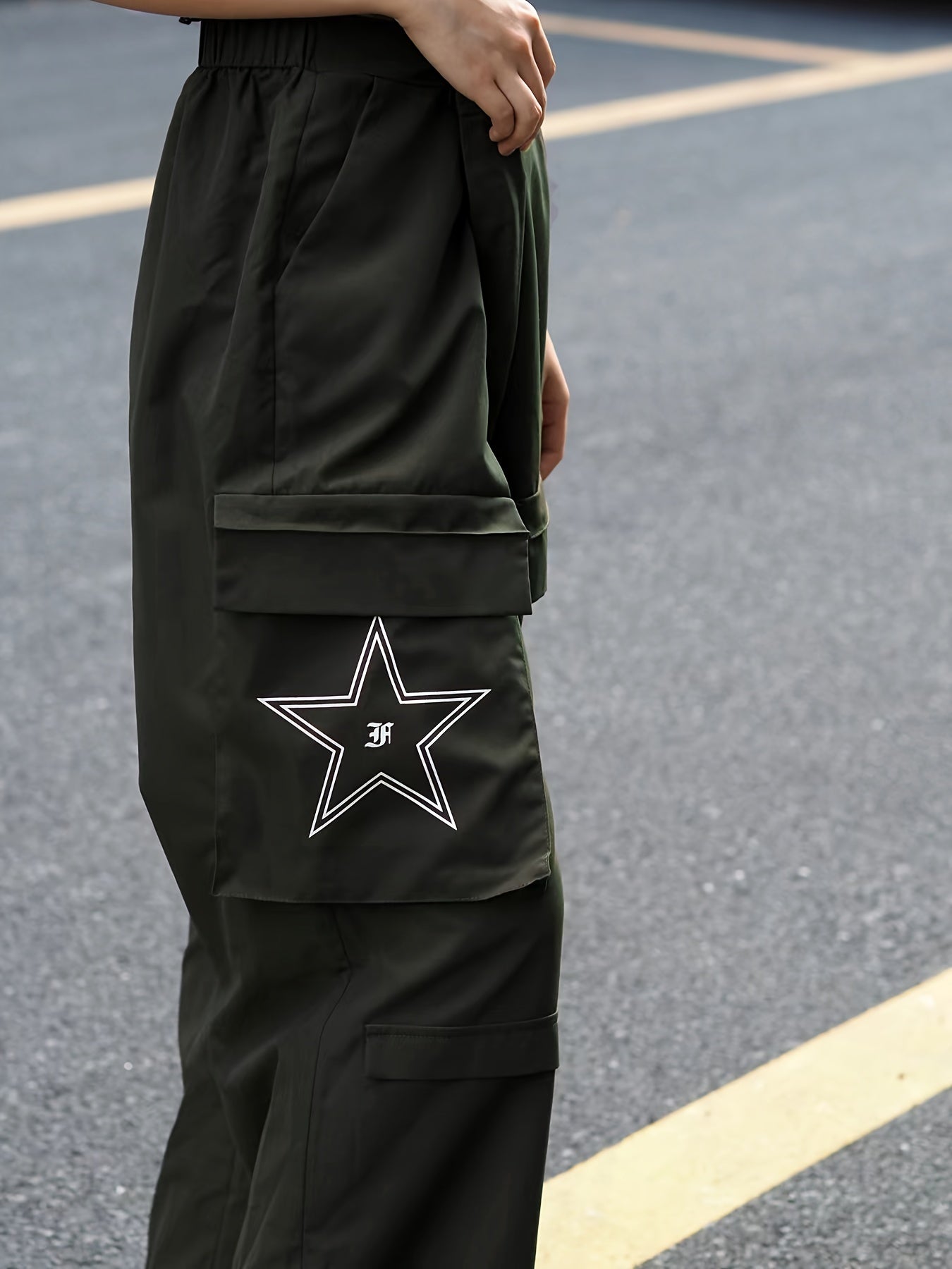 Women's Plus Star Pattern Cargo Pants With Flap Pockets