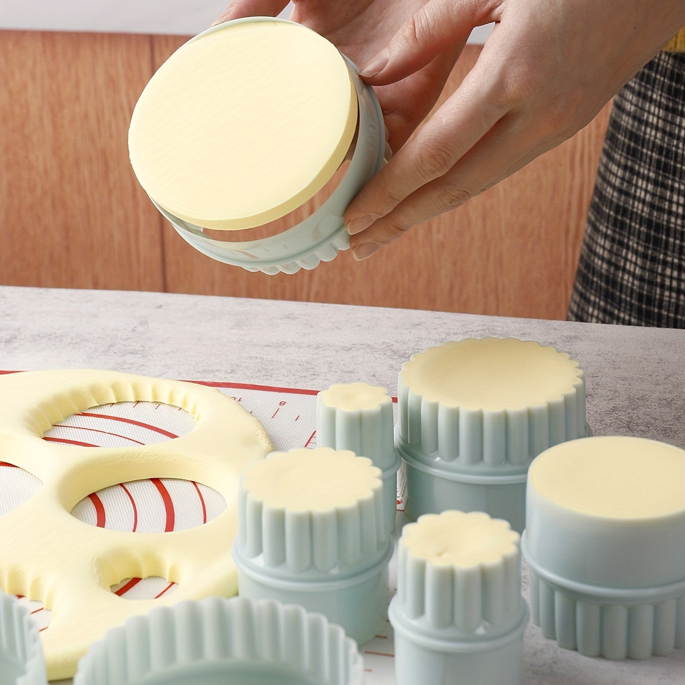 8 Piece Biscuit Mold Set Cookie Cutter for Birthday Party