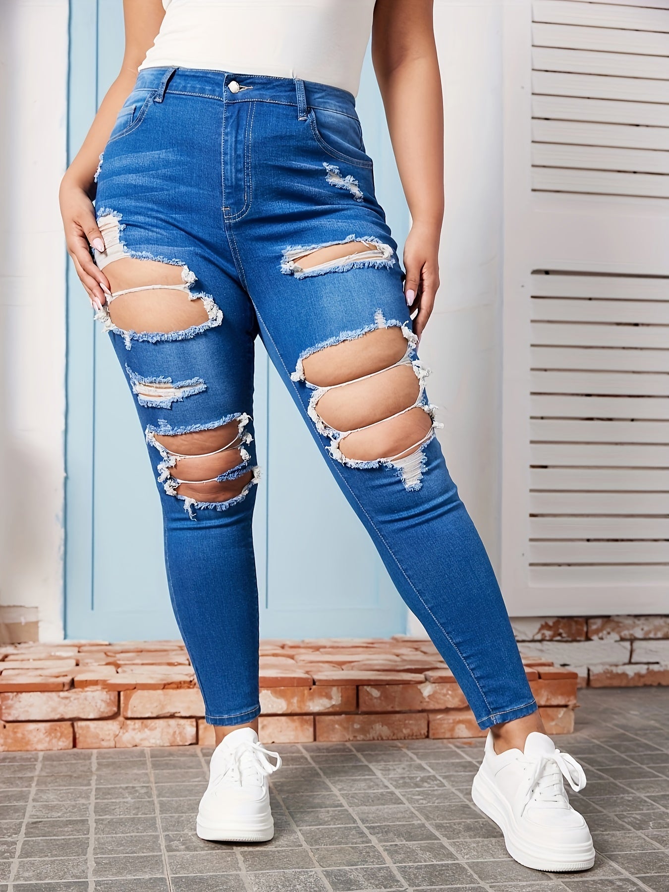  Cut Out Ripped Skinny Jeans
