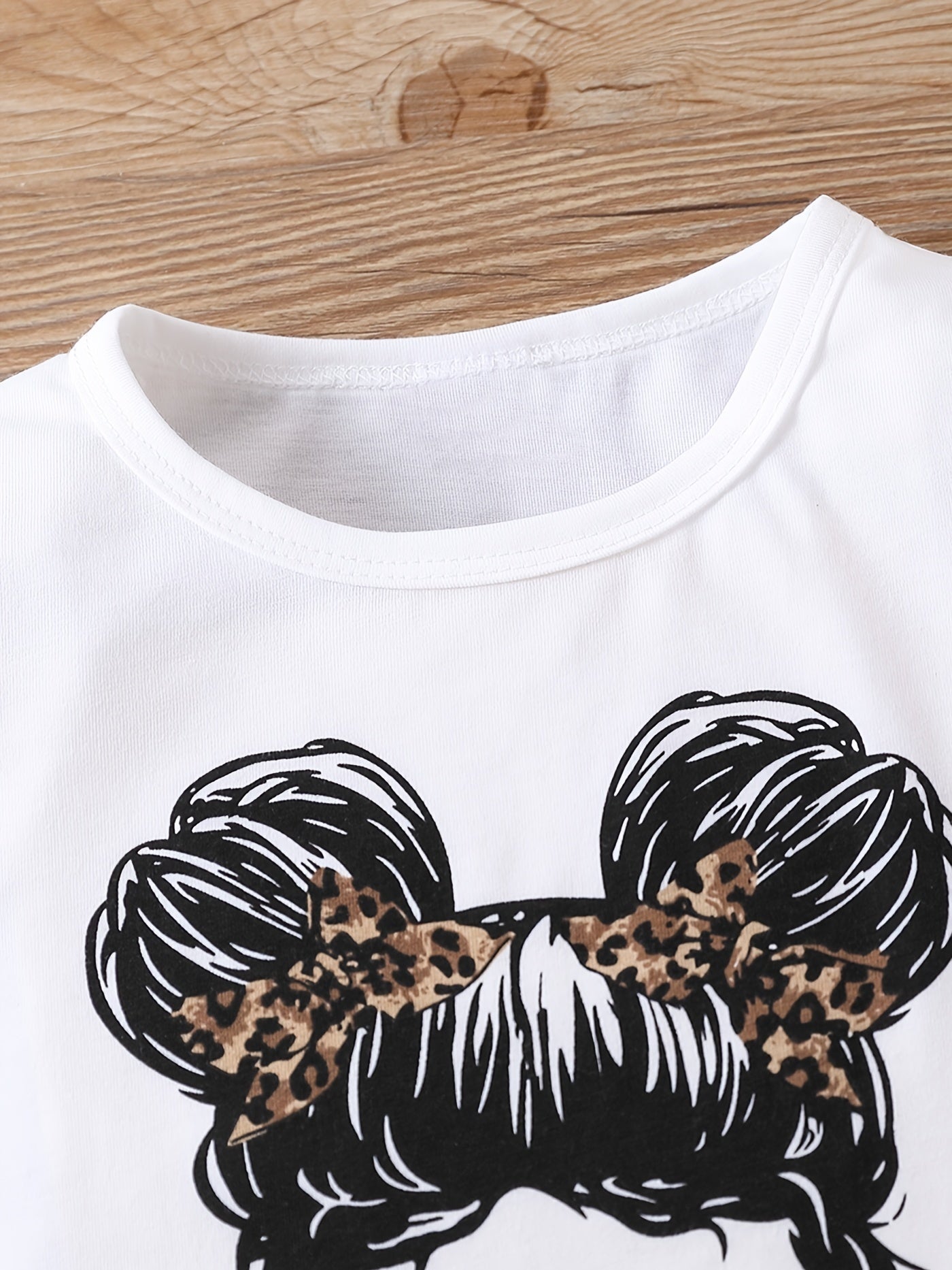 2pcs Baby Girls Leopard & Figure Print Tee Top & Shorts Set