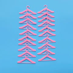 20pcs Plastic Kids Doll Accessory Mini Hanger For 1 6 Dolls Toy Gift
