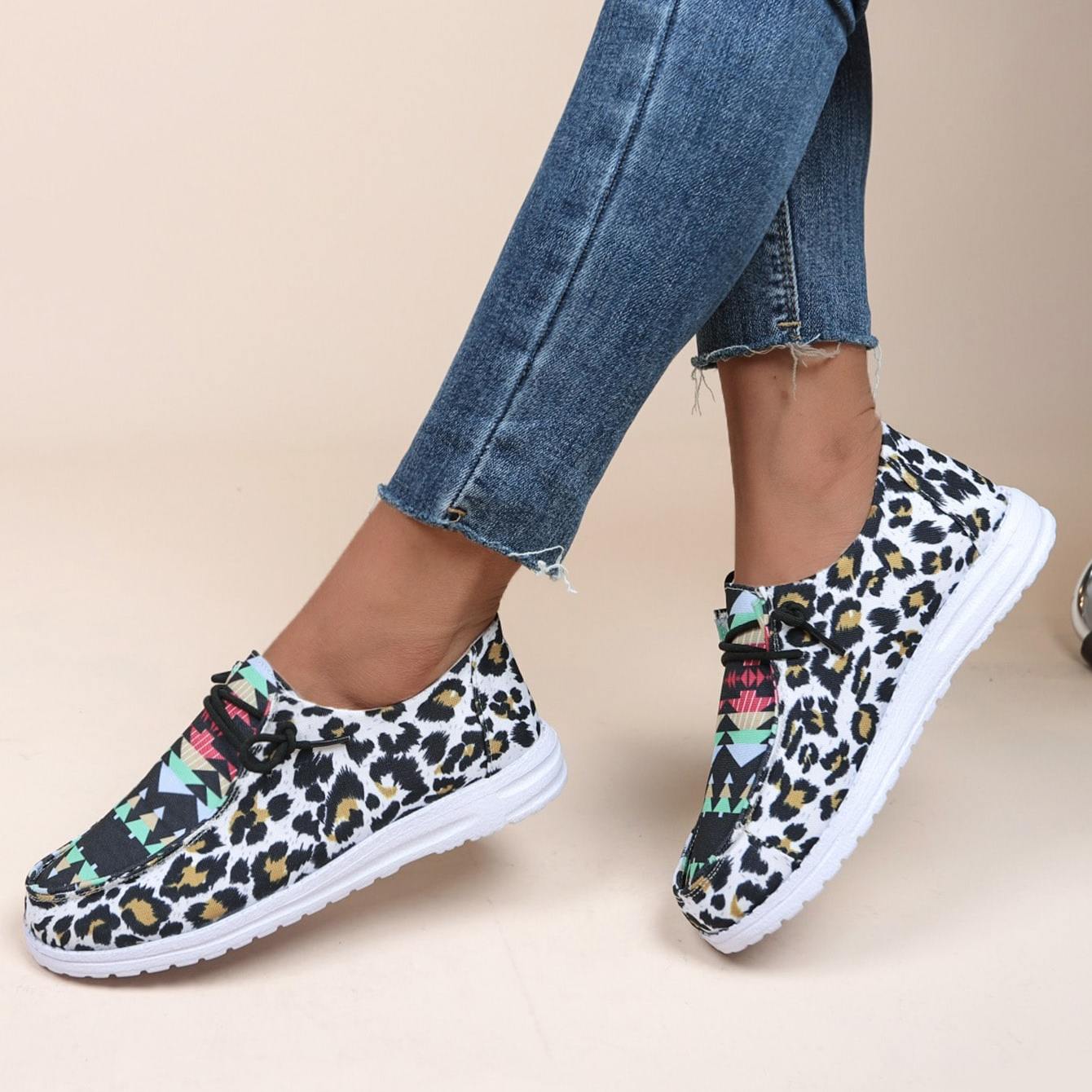Leopard Print Canvas Lace-up Sports Shoes for Women