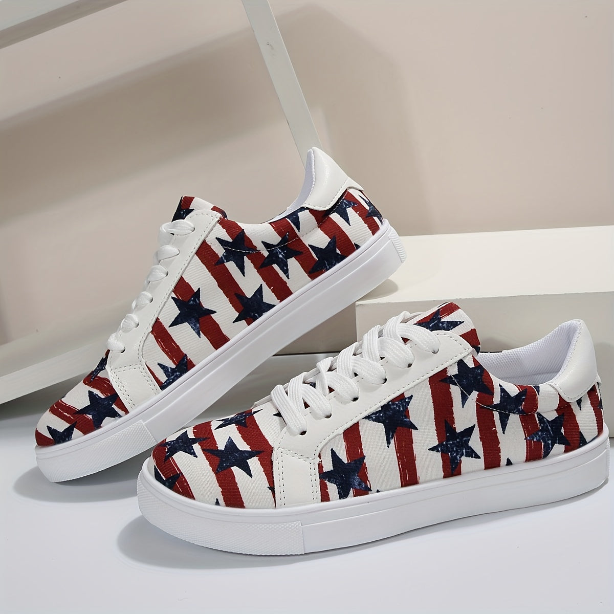Women's Star Pattern & Striped Sneakers Low Top Canvas Shoes