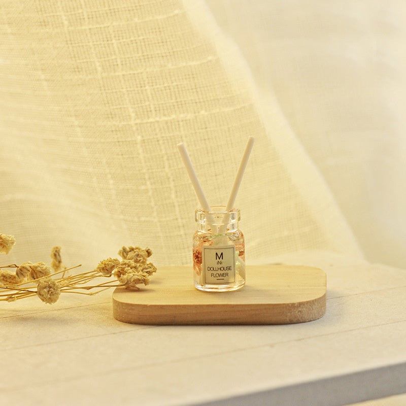 Glass and Resin Dollhouse Aromatherapy Model for Home Decor